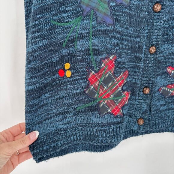 Cricket Lane Women's Button Up Christmas Sweater Vest Tartan Plaid Leaves Size M - Picture 6 of 9